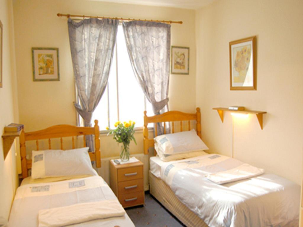 Broadway Lodge Bed And Breakfast Surbiton Cameră foto