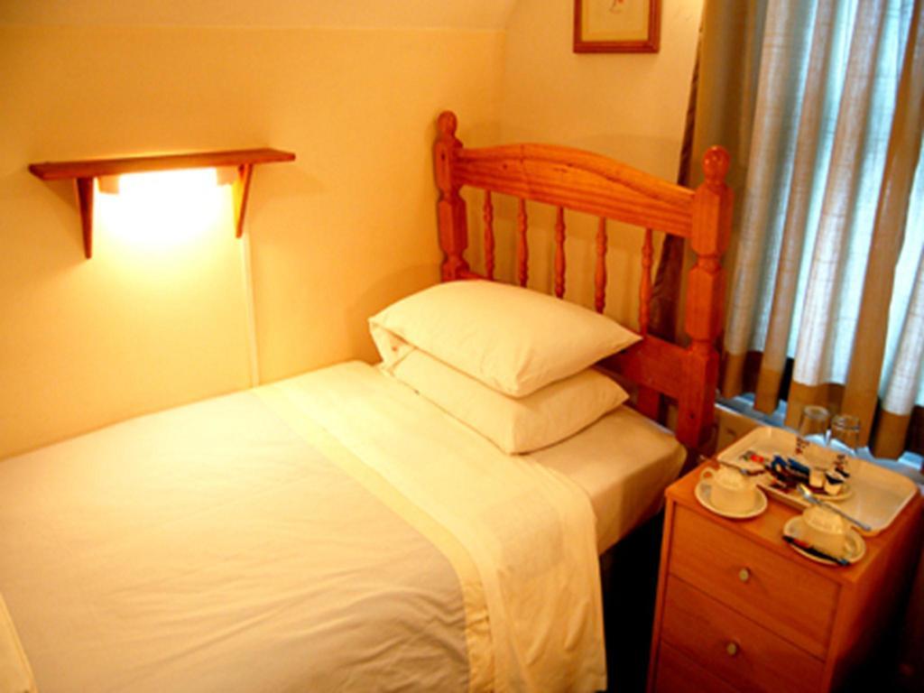 Broadway Lodge Bed And Breakfast Surbiton Cameră foto